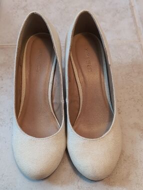 Nine West Beige Canvas Ballet Flats